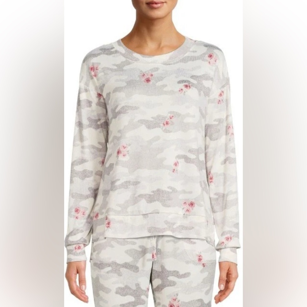 •SECRET TREASURES•NWT GRAY & WHITE CAMO & ROSES HACCI SLEEP LOUNGE TOP XL(16-18)